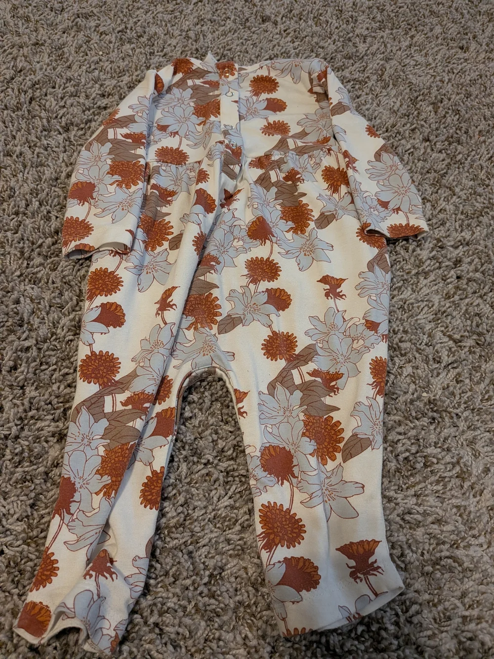 kate quinn Cream One-Piece Footie W/Rust and Light Blue Floral Print Size 6/12M